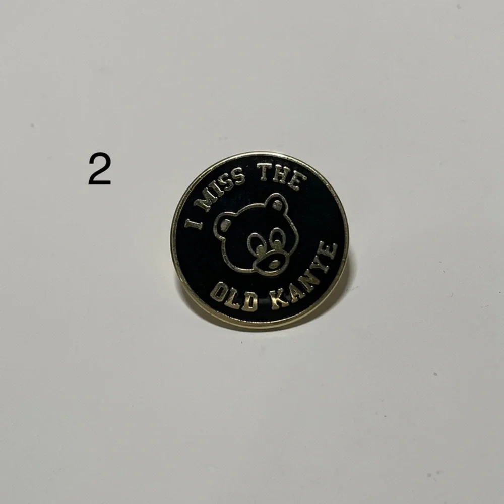 Kanye West Pin - Picture 4 of 9